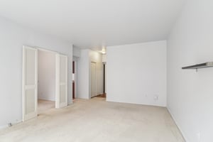 Massachusetts Ave NW 433-2204-010.jpg