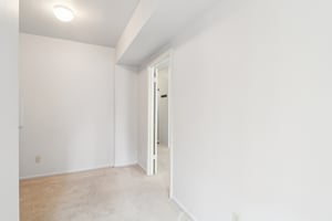 Massachusetts Ave NW 433-2204-026.jpg