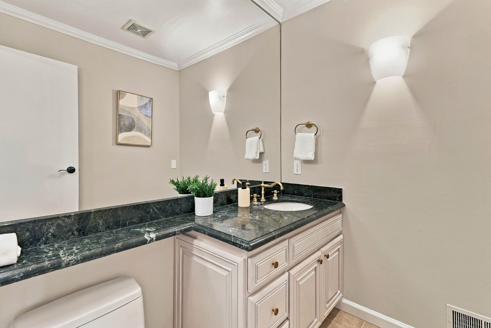 047_F8_1711 Parkwood Dr