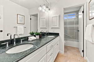 048_F8_1711 Parkwood Dr
