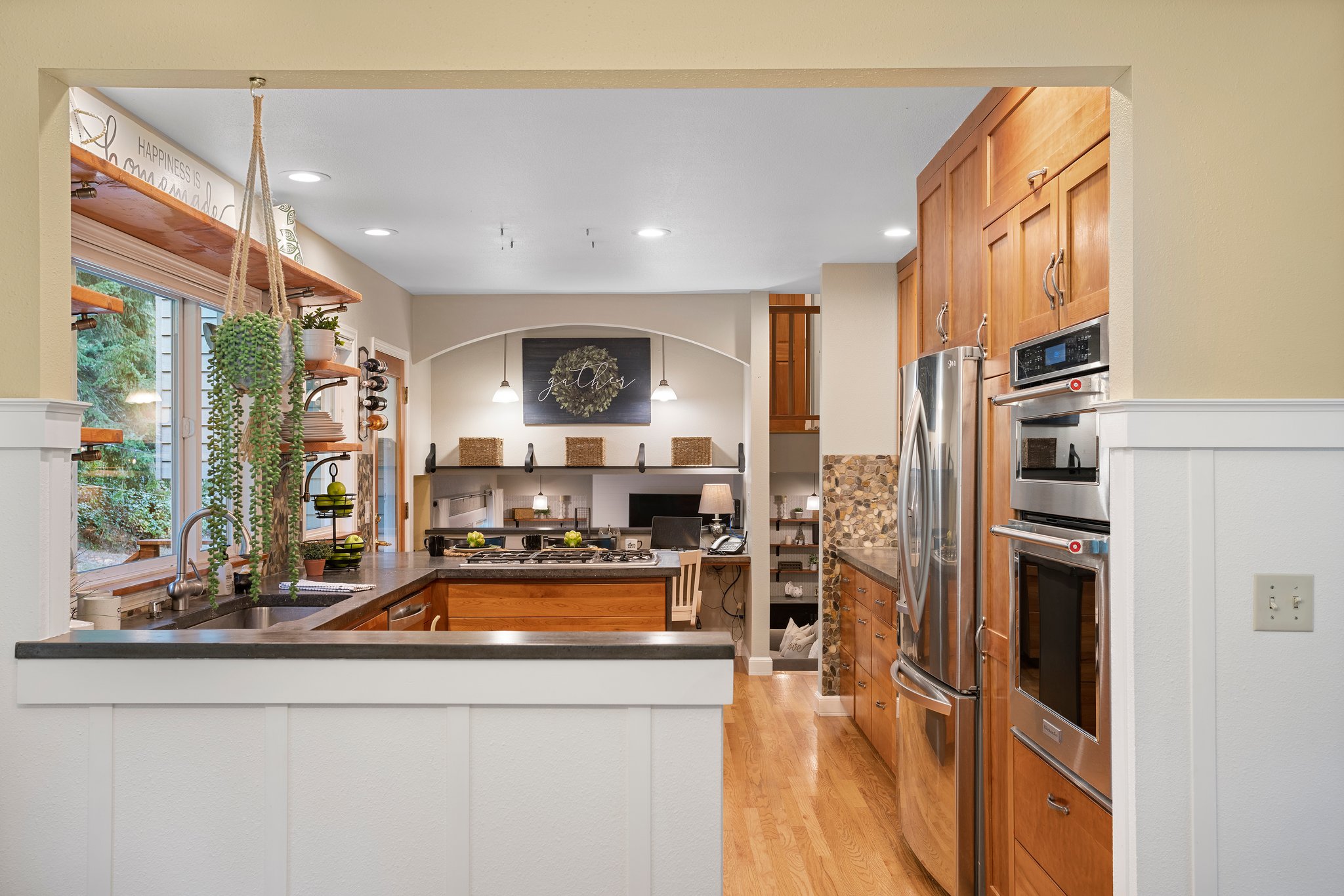 Bright and cheery large kitchen! Loads of counter top space!