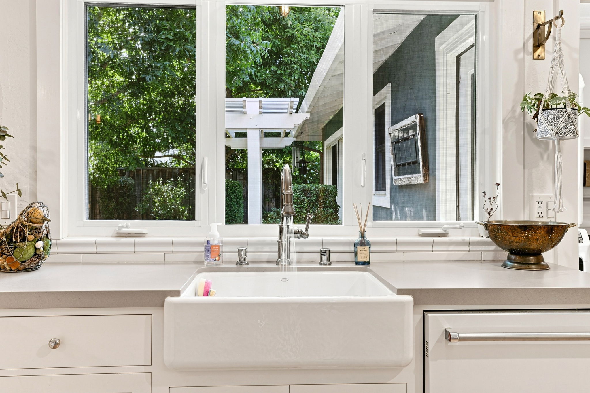 012_F8_1712 Beachwood Way