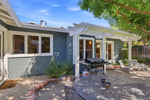 037_F8_1712 Beachwood Way