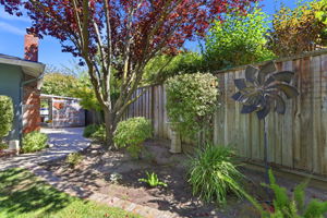 045_F8_1712 Beachwood Way