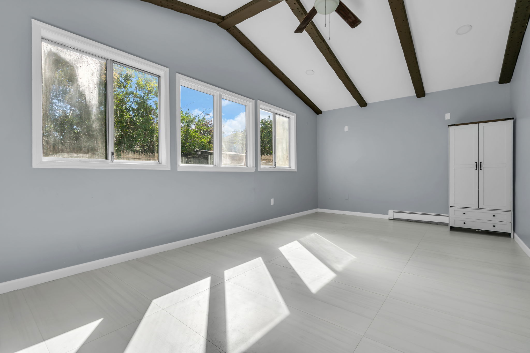  Photo 32