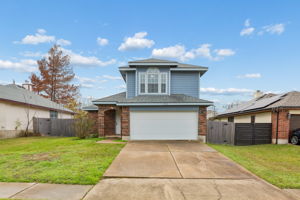 Warm and welcoming 3BR/2.5BA home with 2 living areas.