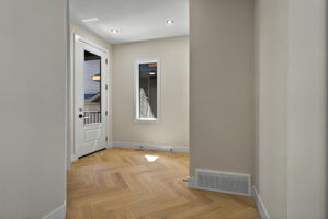  Photo 34