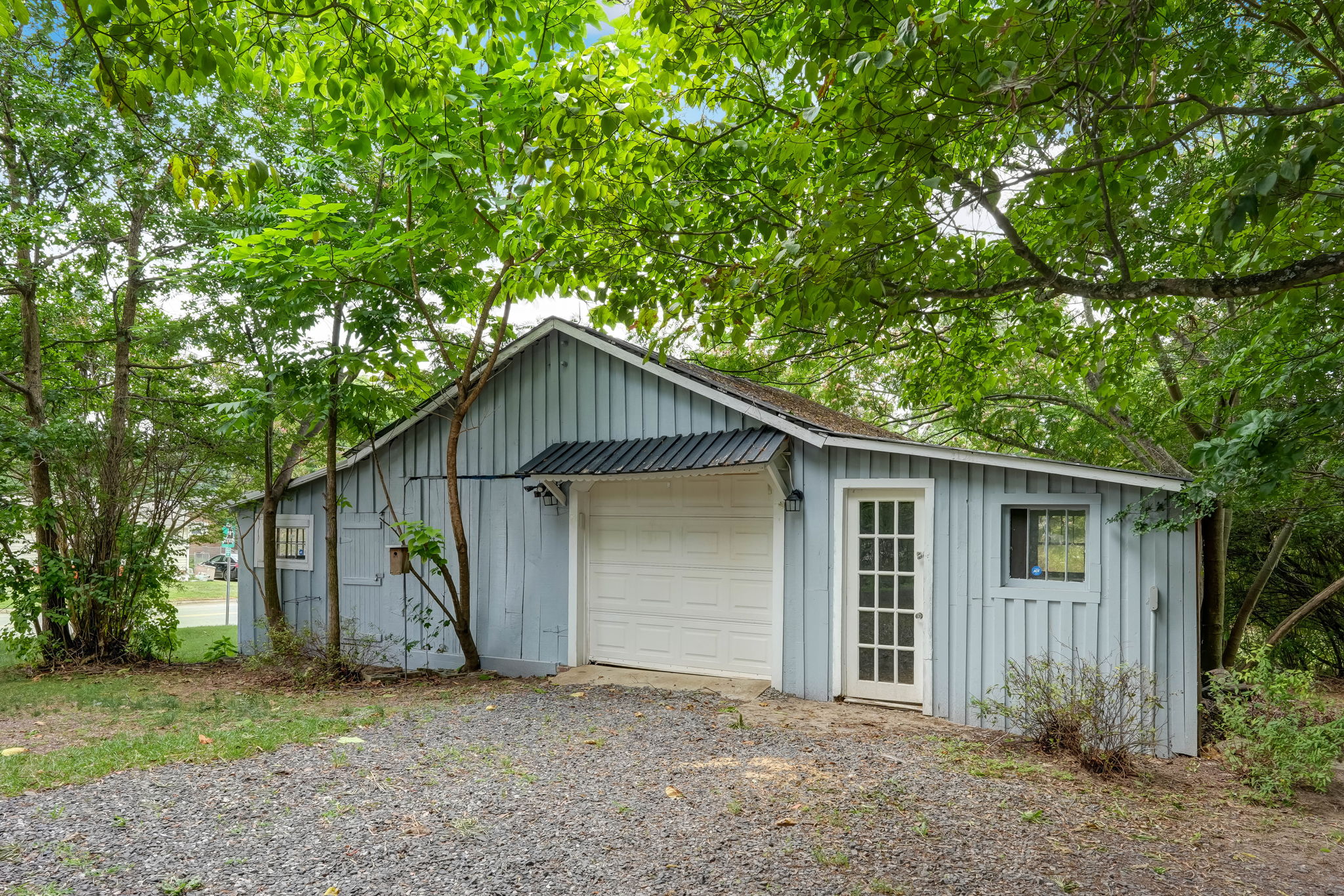 Detached Garage