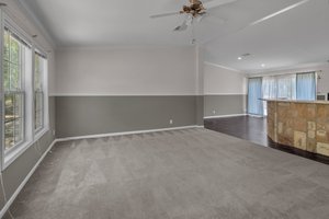 Entry/Living Room