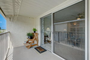 69th Ave W A305-022