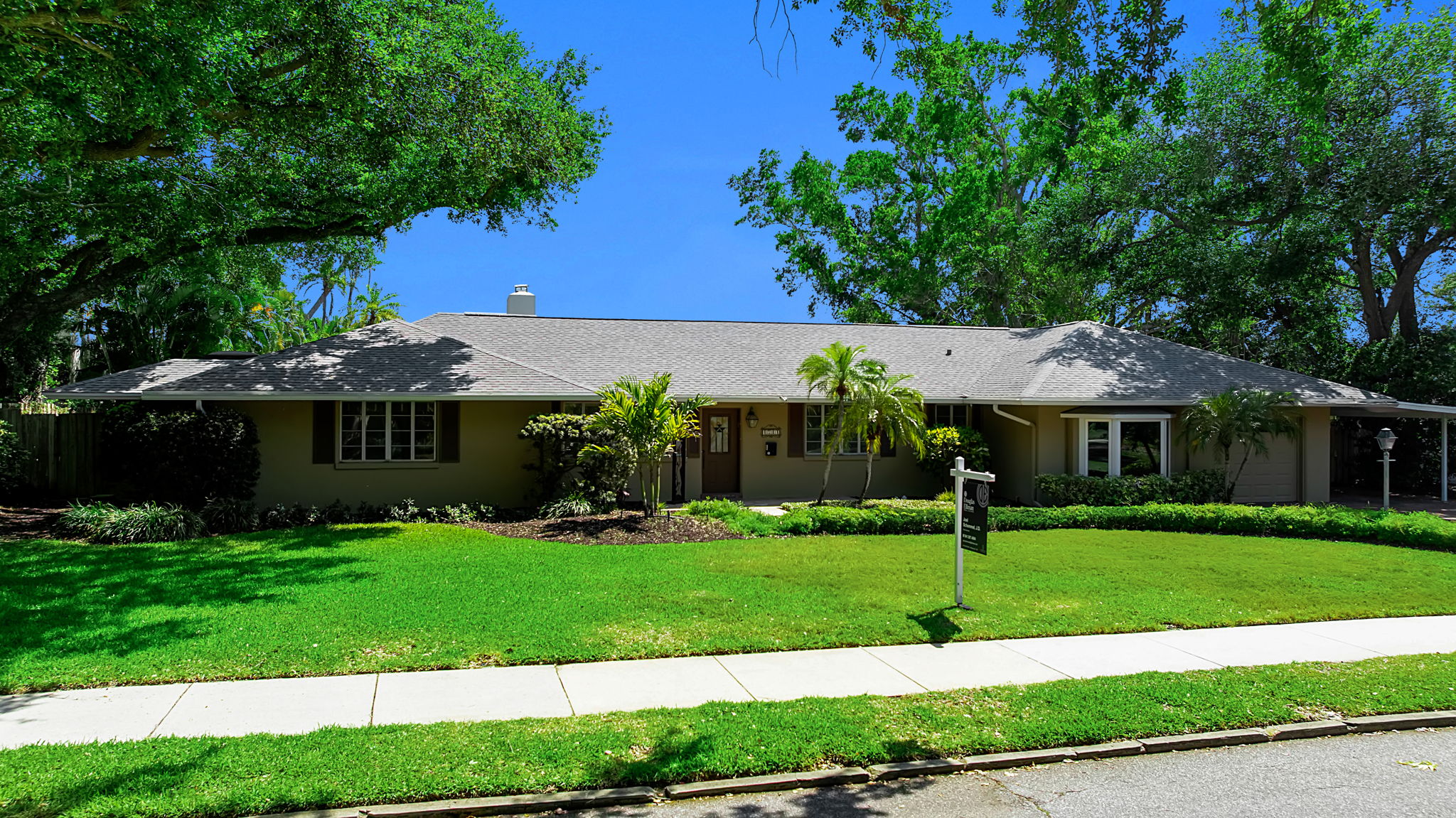  Photo 105