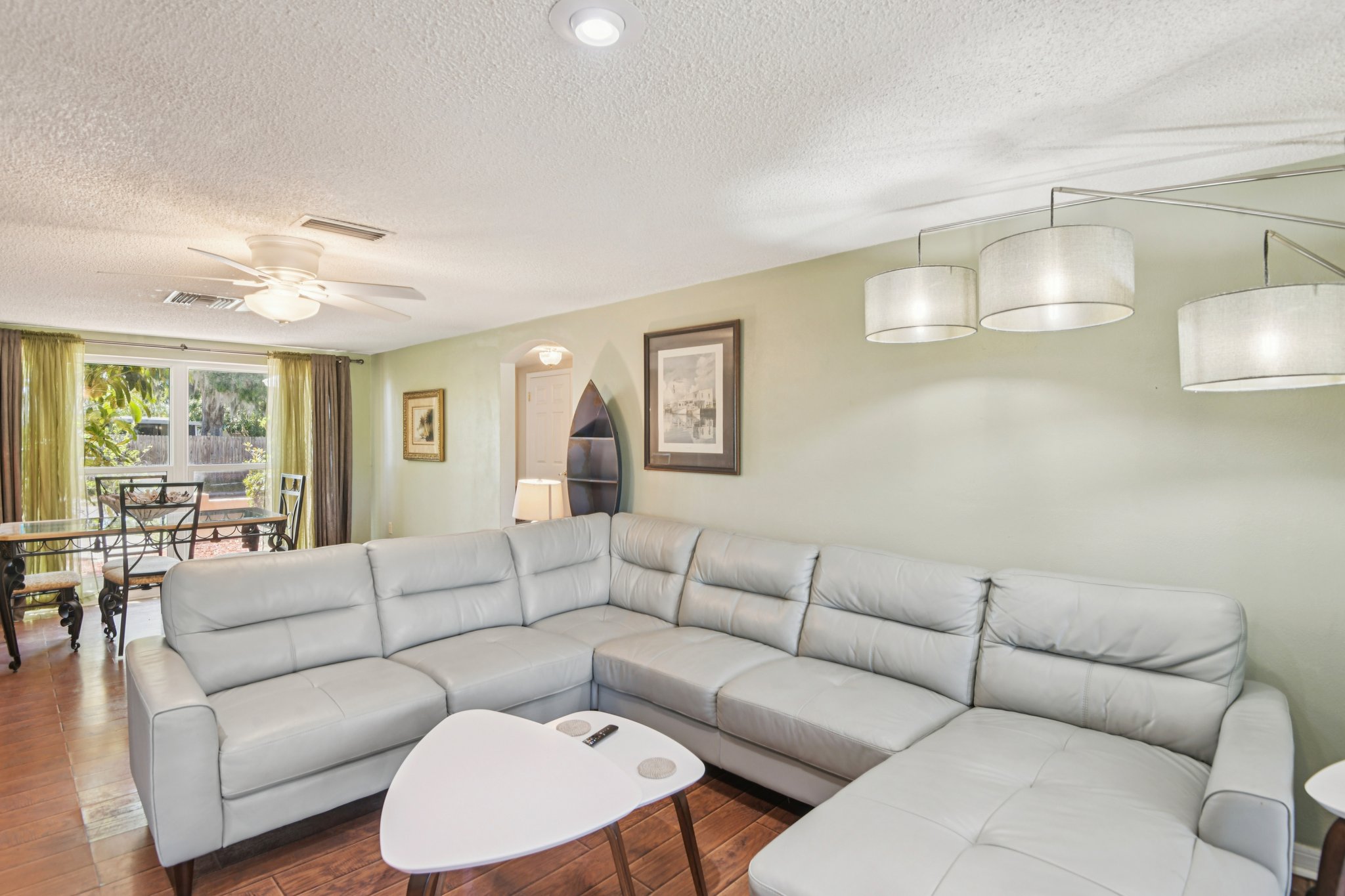 Springdale Dr-S1604-005.jpg