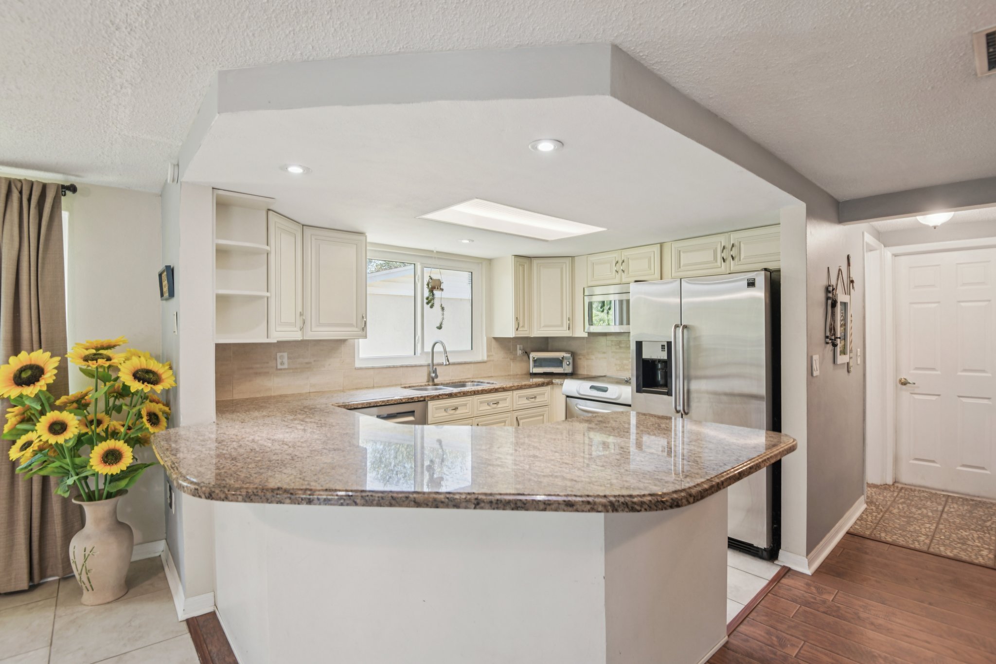 Springdale Dr-S1604-011.jpg