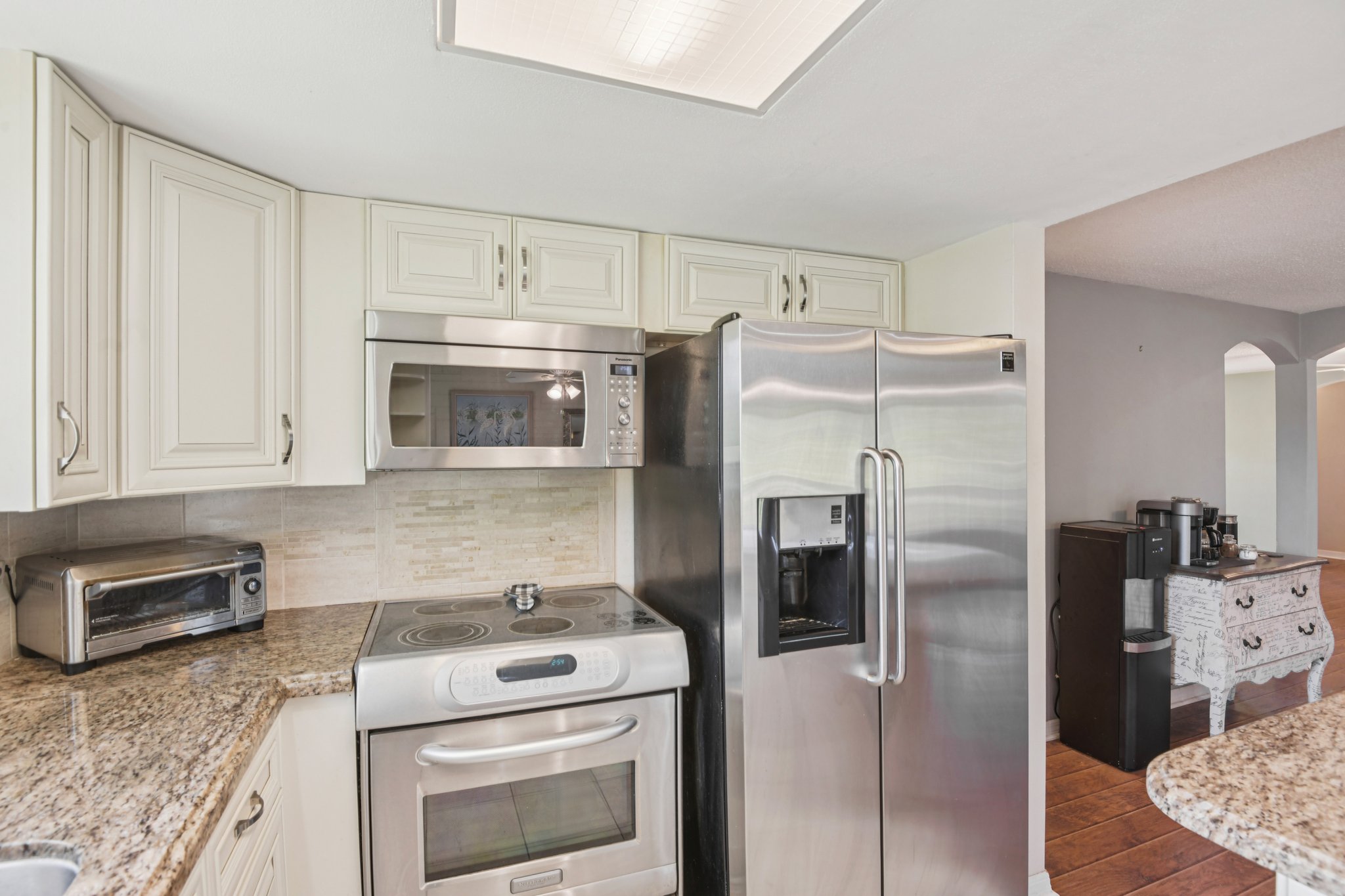Springdale Dr-S1604-015.jpg