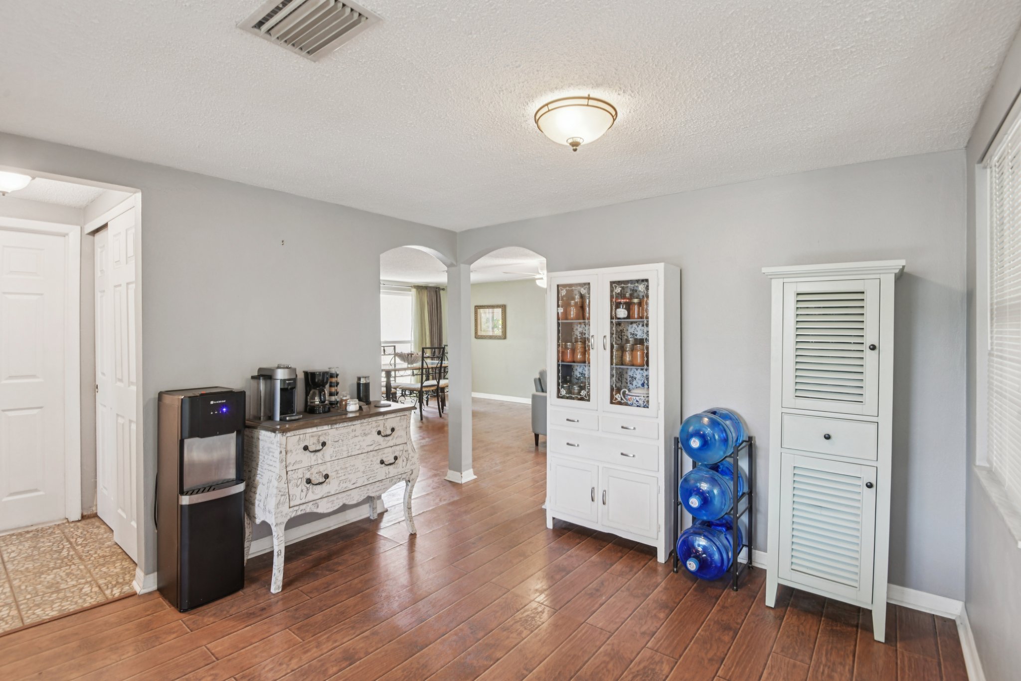 Springdale Dr-S1604-018.jpg