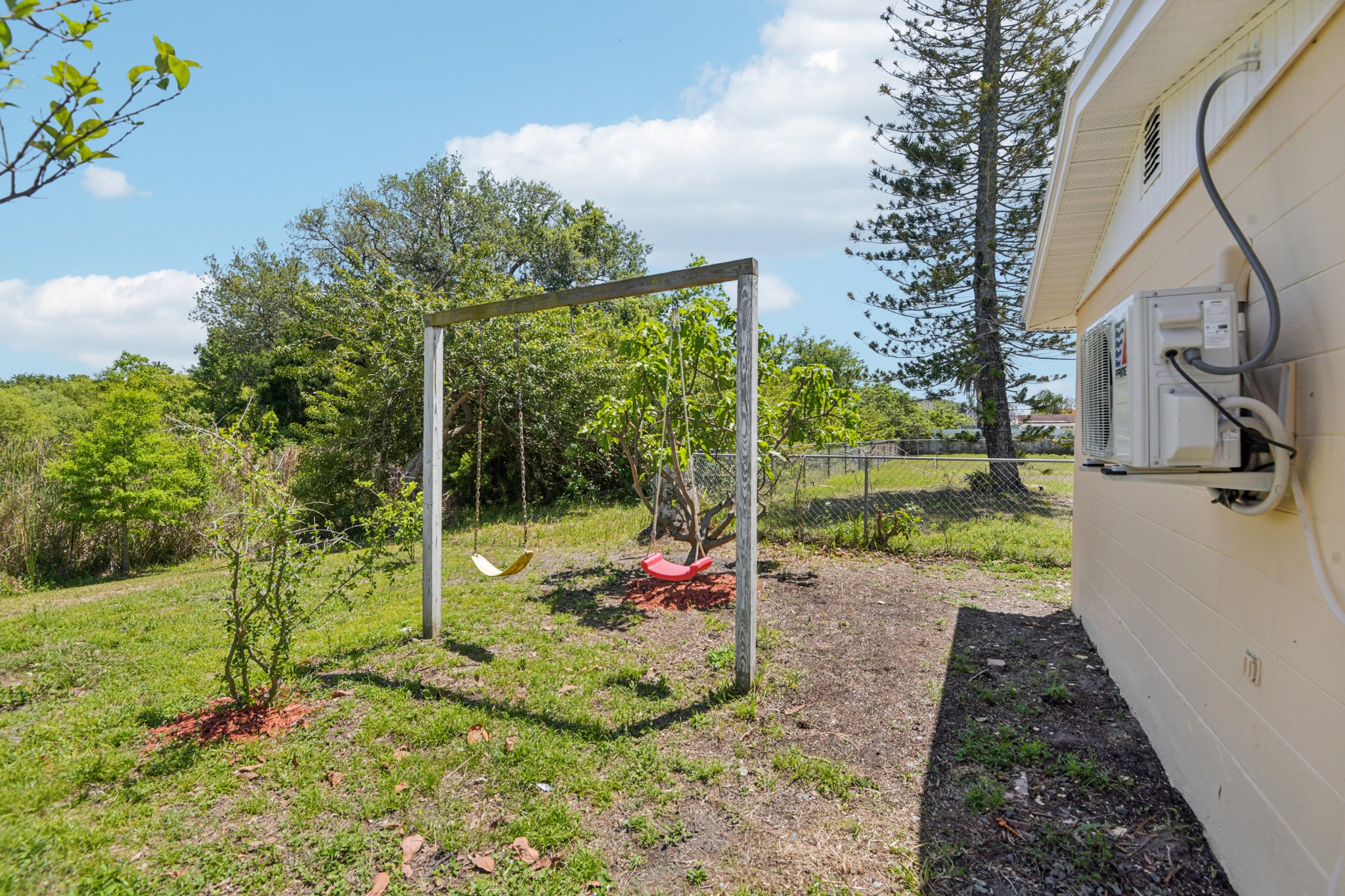 Springdale Dr-S1604-036.jpg