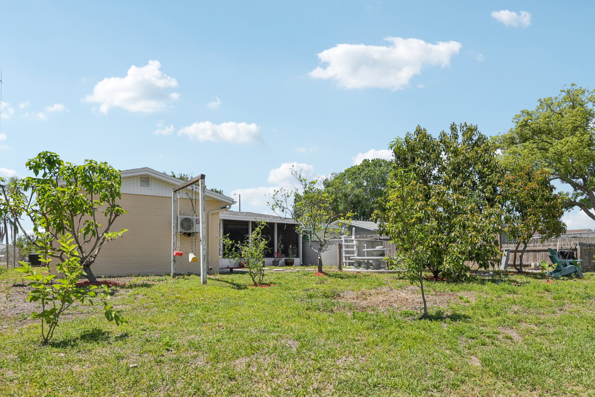 Springdale Dr-S1604-037.jpg