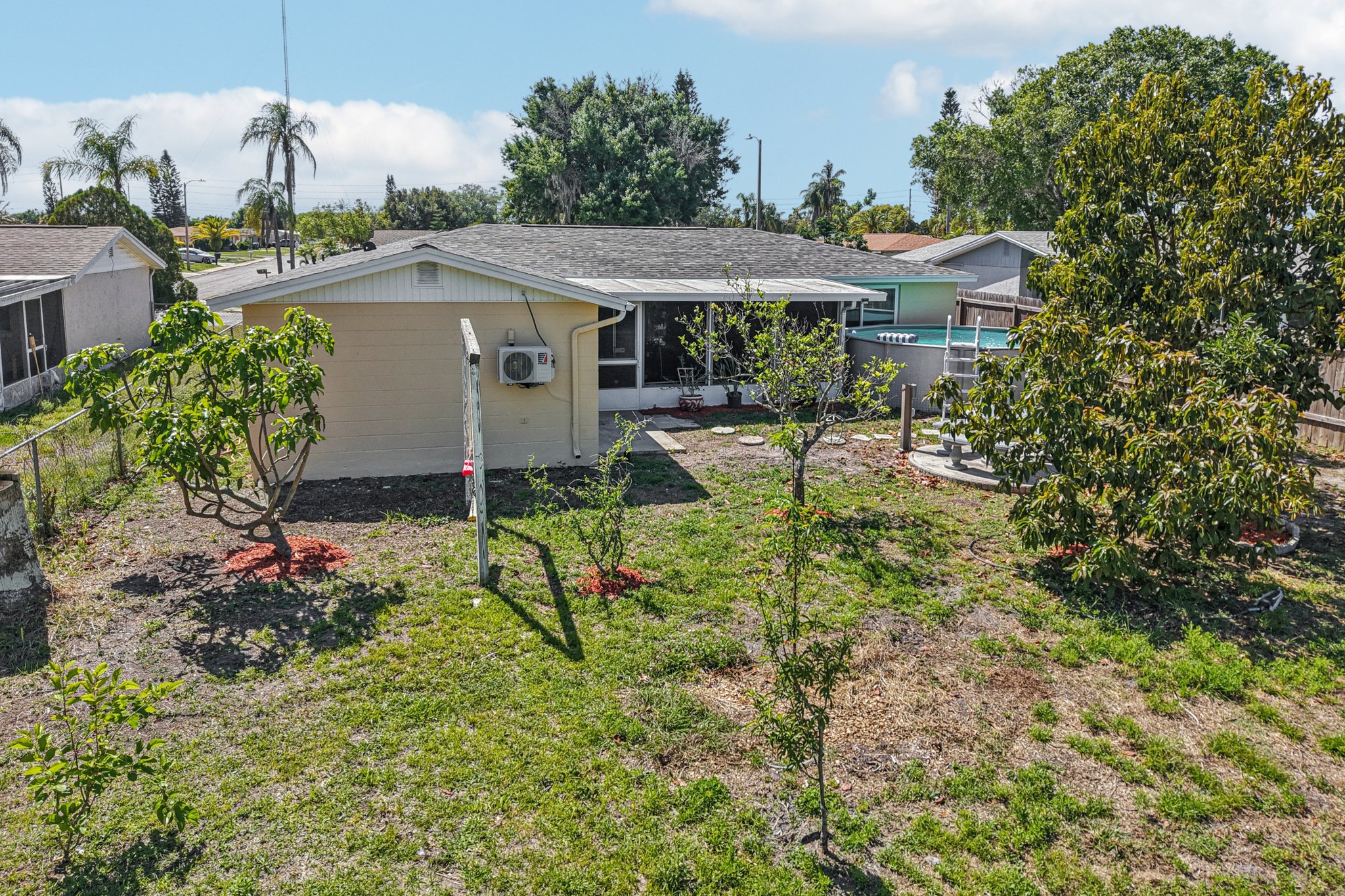 Springdale Dr-S1604-054.jpg