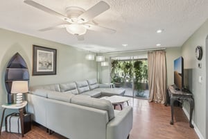 Springdale Dr-S1604-006.jpg