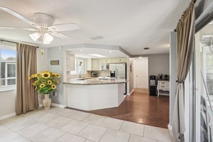 Springdale Dr-S1604-010.jpg