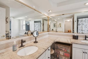 Springdale Dr-S1604-024.jpg