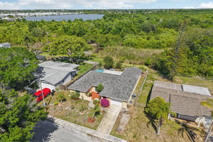 Springdale Dr-S1604-044.jpg