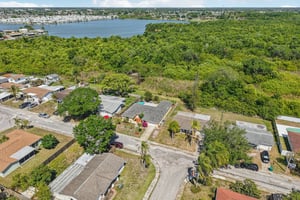 Springdale Dr-S1604-045.jpg