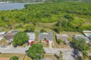 Springdale Dr-S1604-046.jpg