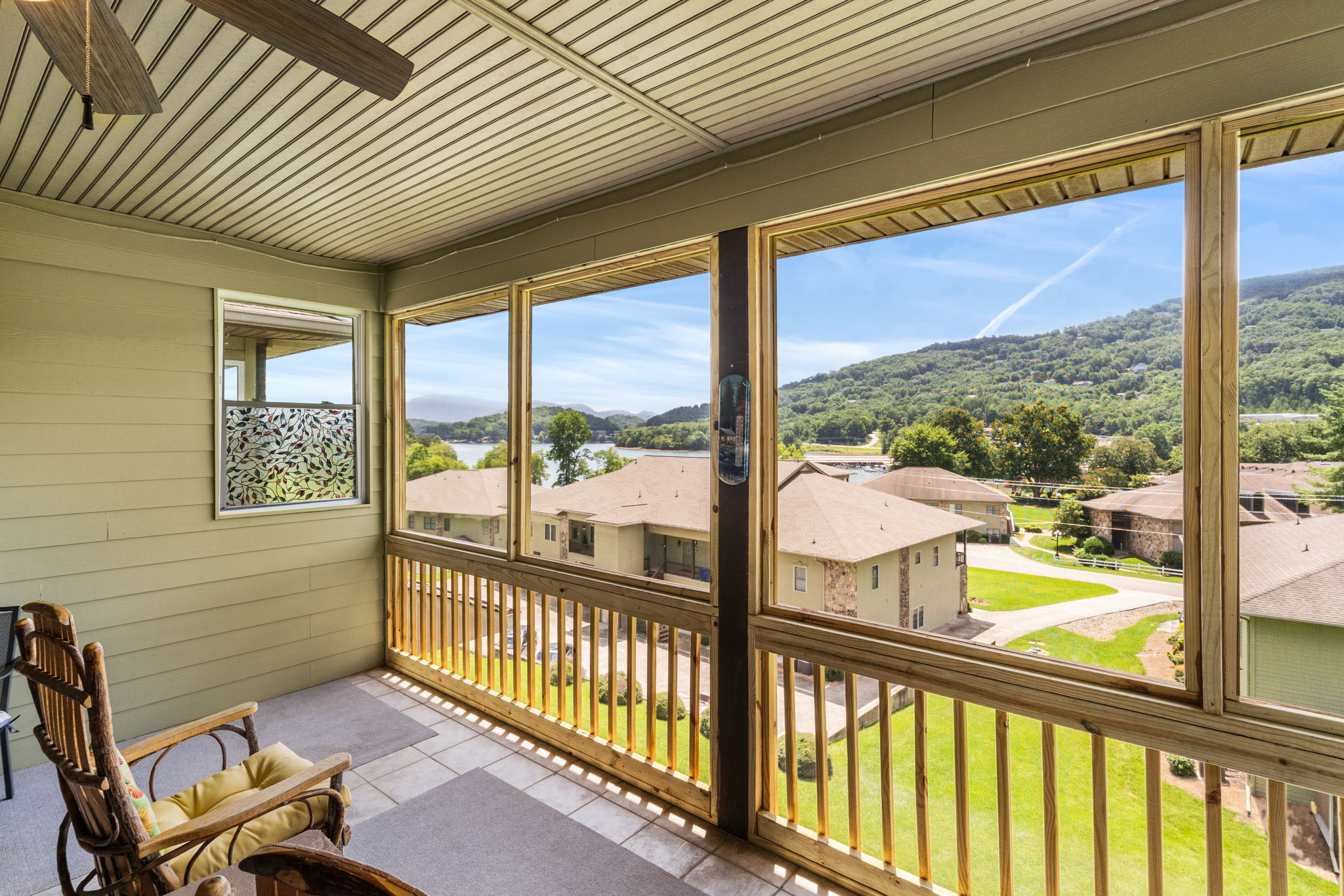  Photo 52