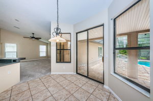 Kitchen Eata-in Area2