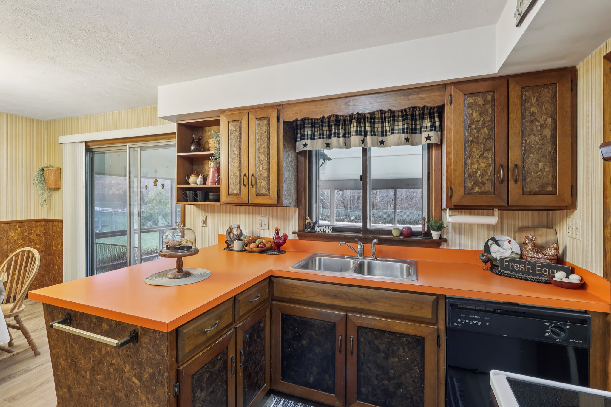 Pleasantview Ave-S0801-018.jpg