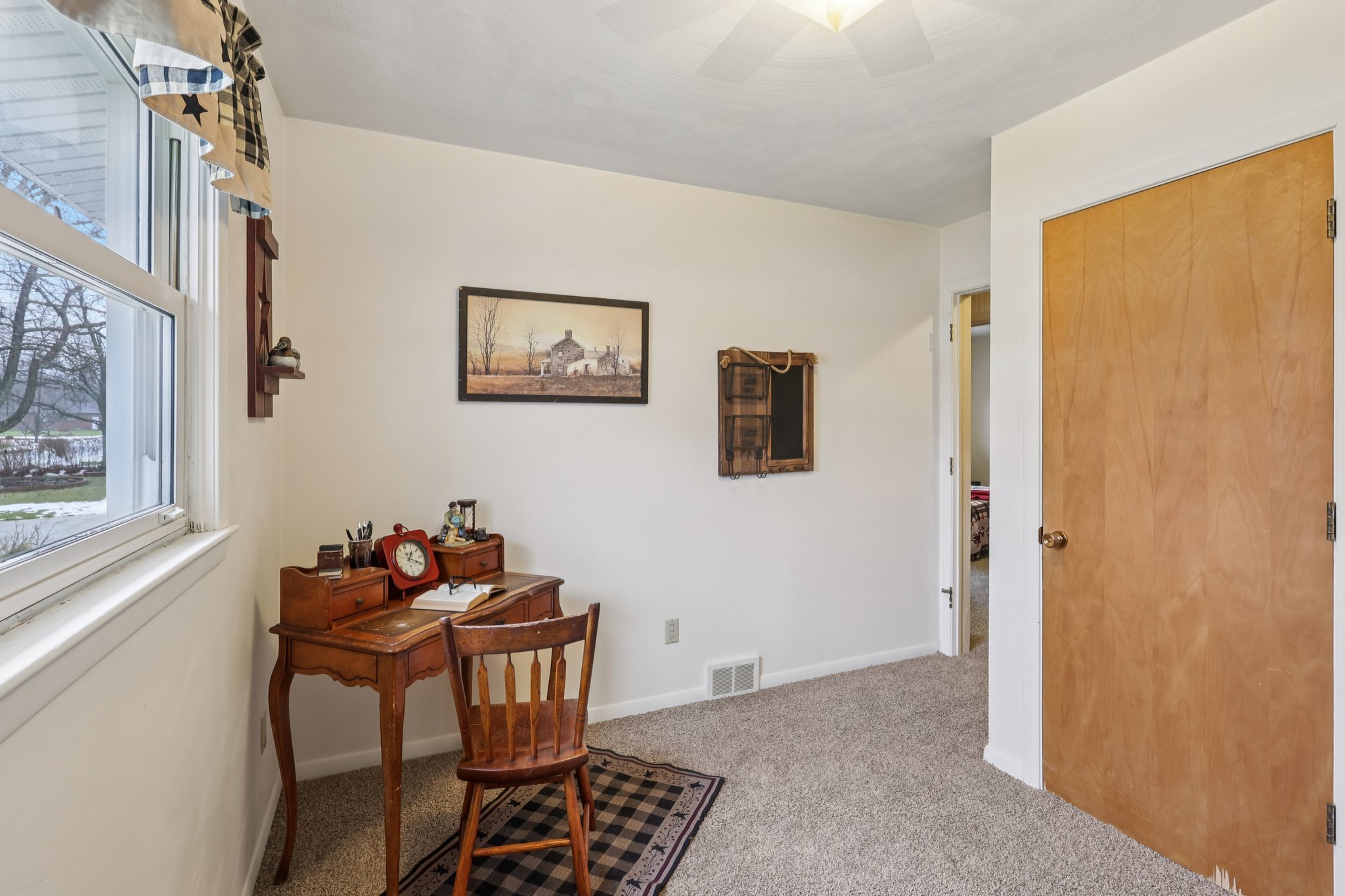 Pleasantview Ave-S0801-020.jpg