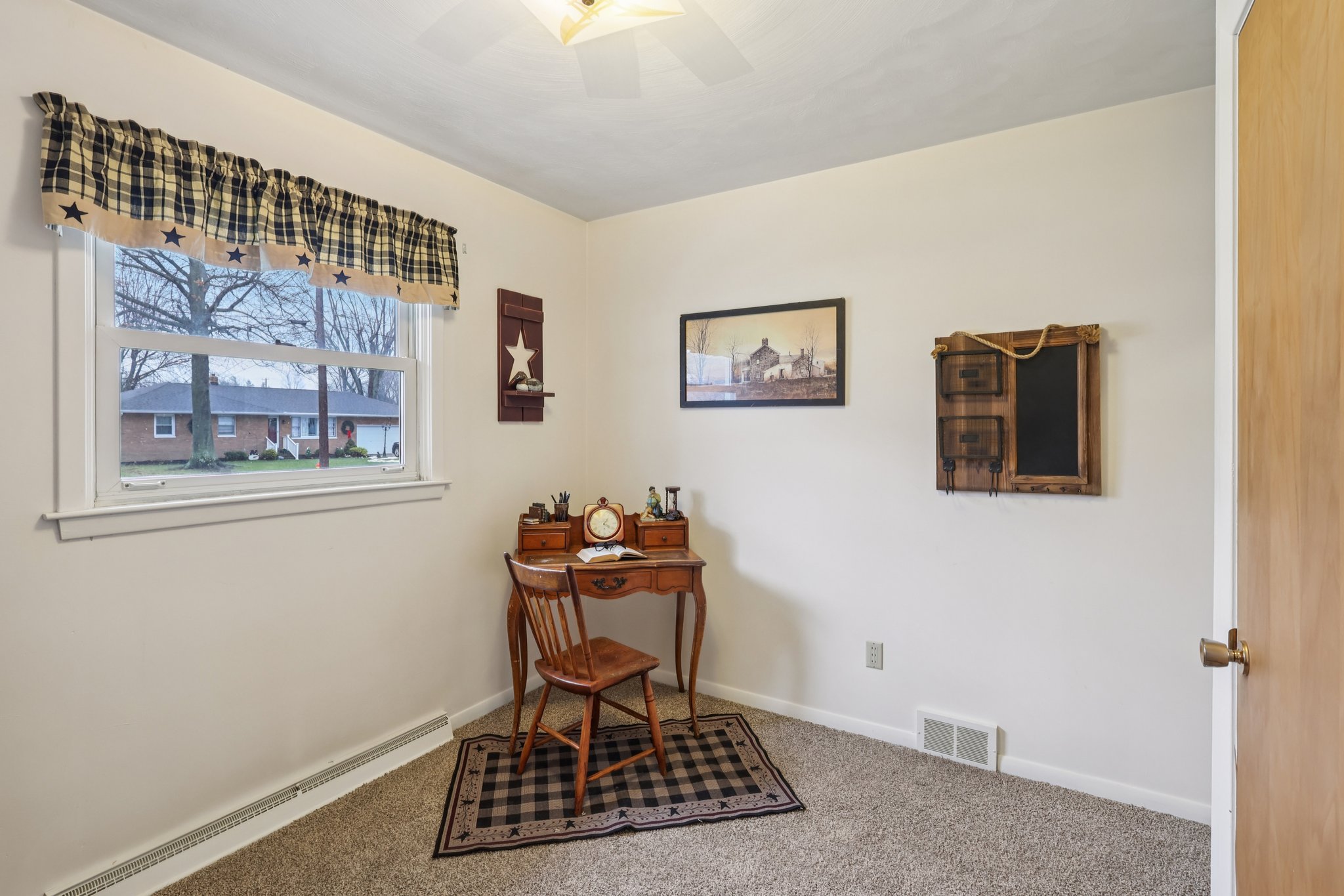 Pleasantview Ave-S0801-021.jpg