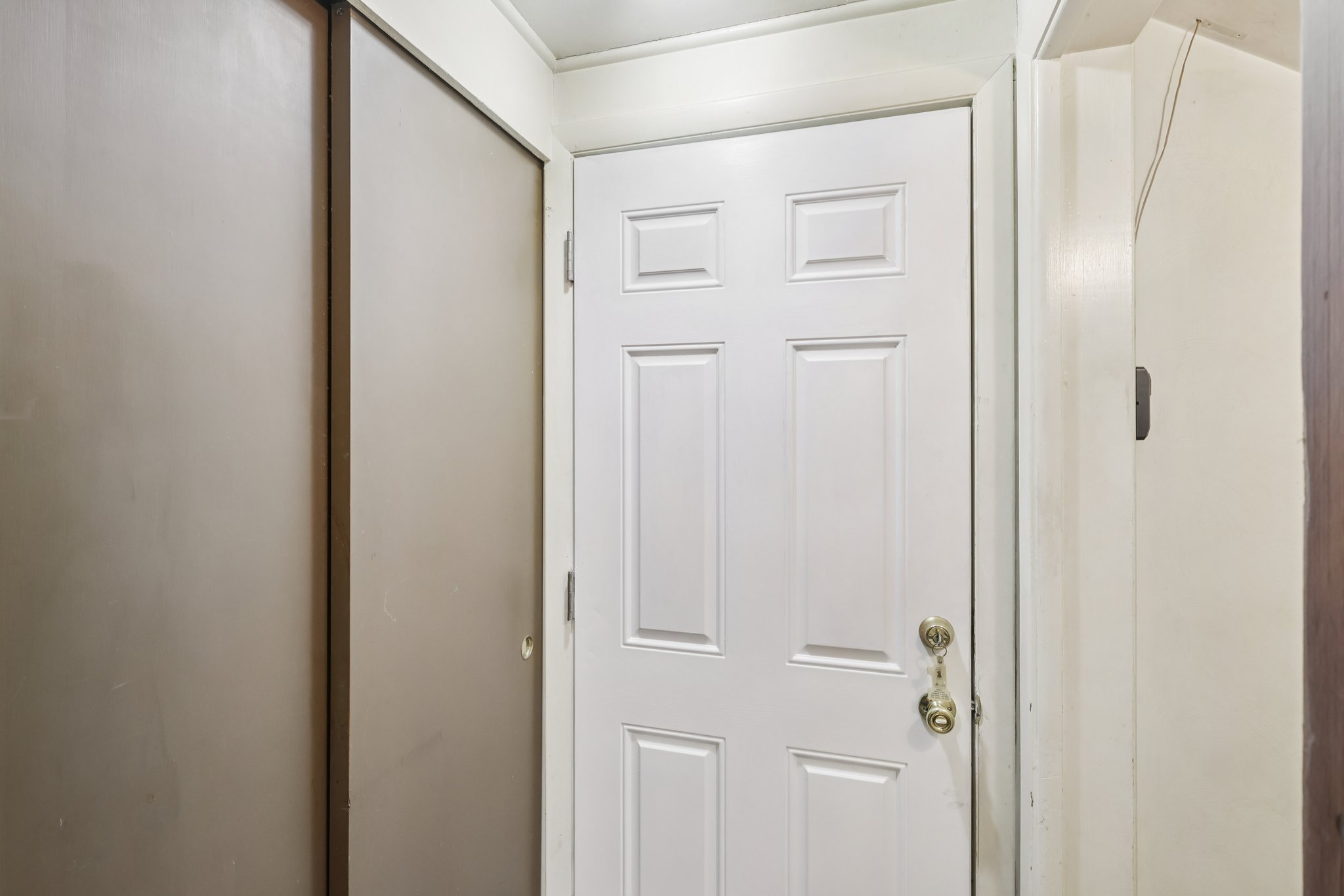 Pleasantview Ave-S0801-030.jpg