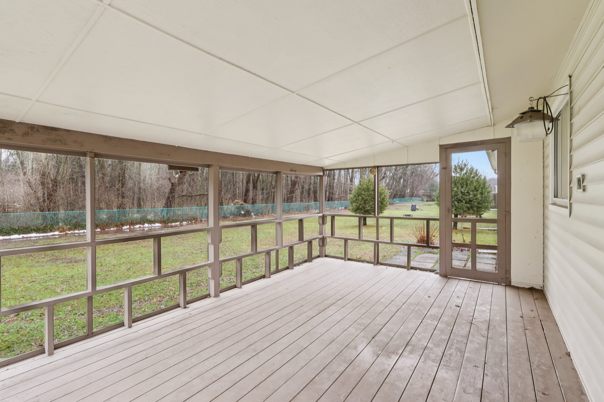 Pleasantview Ave-S0801-045.jpg