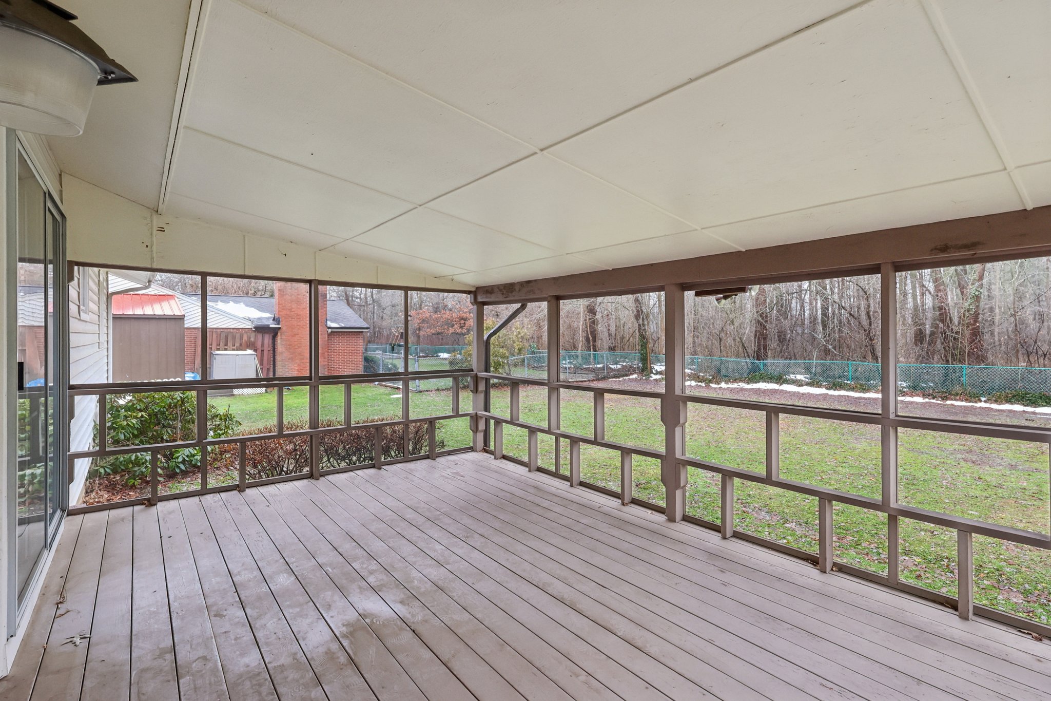 Pleasantview Ave-S0801-046.jpg