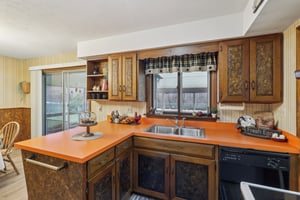 Pleasantview Ave-S0801-018.jpg