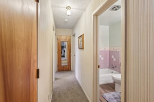 Pleasantview Ave-S0801-029.jpg