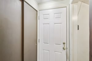 Pleasantview Ave-S0801-030.jpg