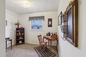 Pleasantview Ave-S0801-035.jpg