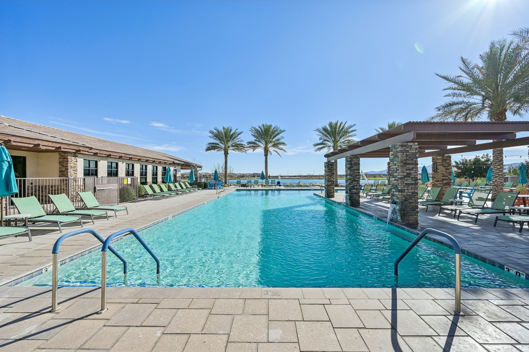 W Fallen Leaf Ln-2002-925.jpg