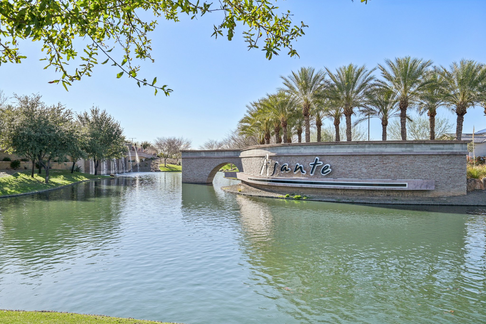 W Fallen Leaf Ln-2002-931.jpg