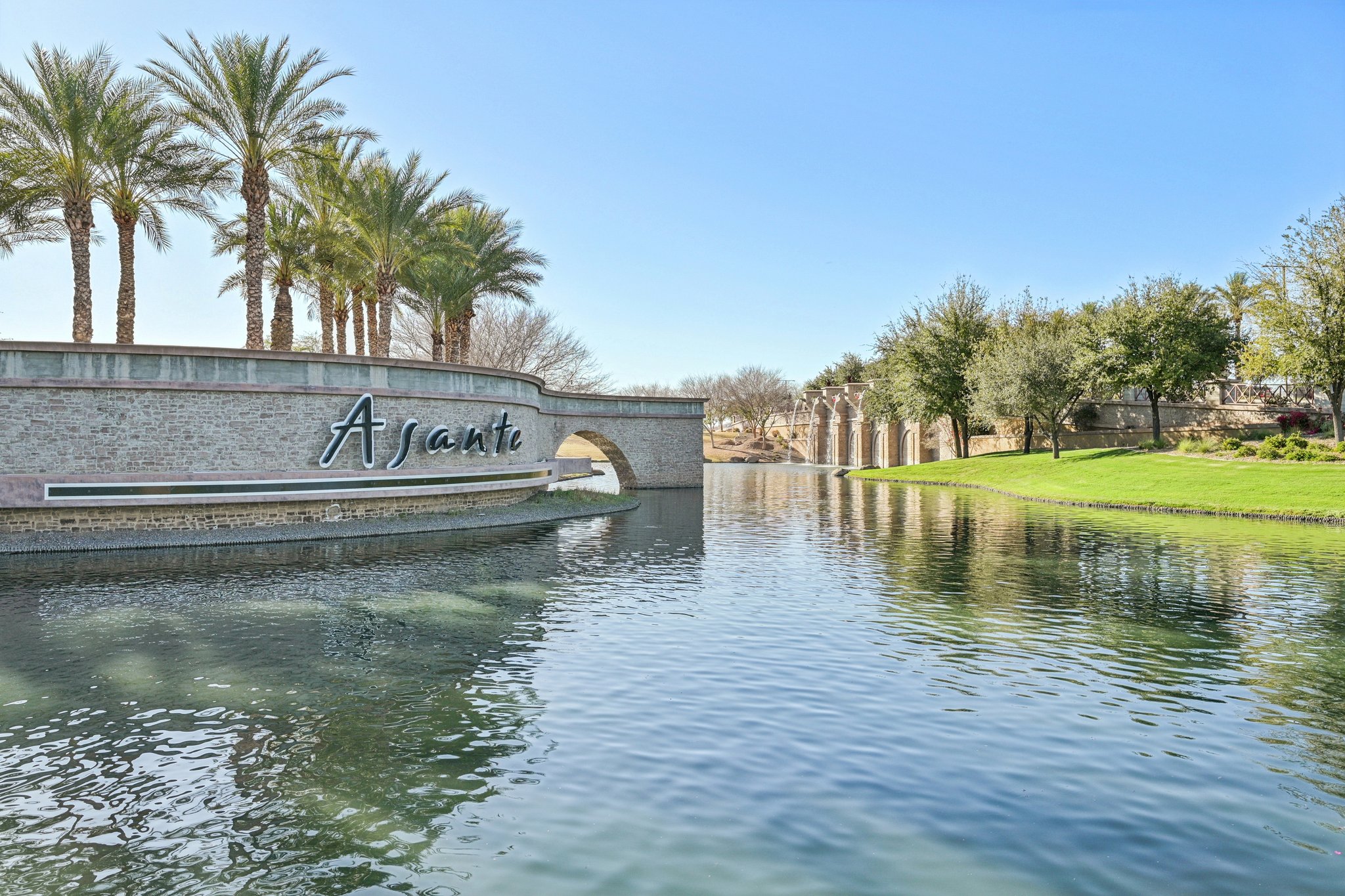 W Fallen Leaf Ln-2002-932.jpg