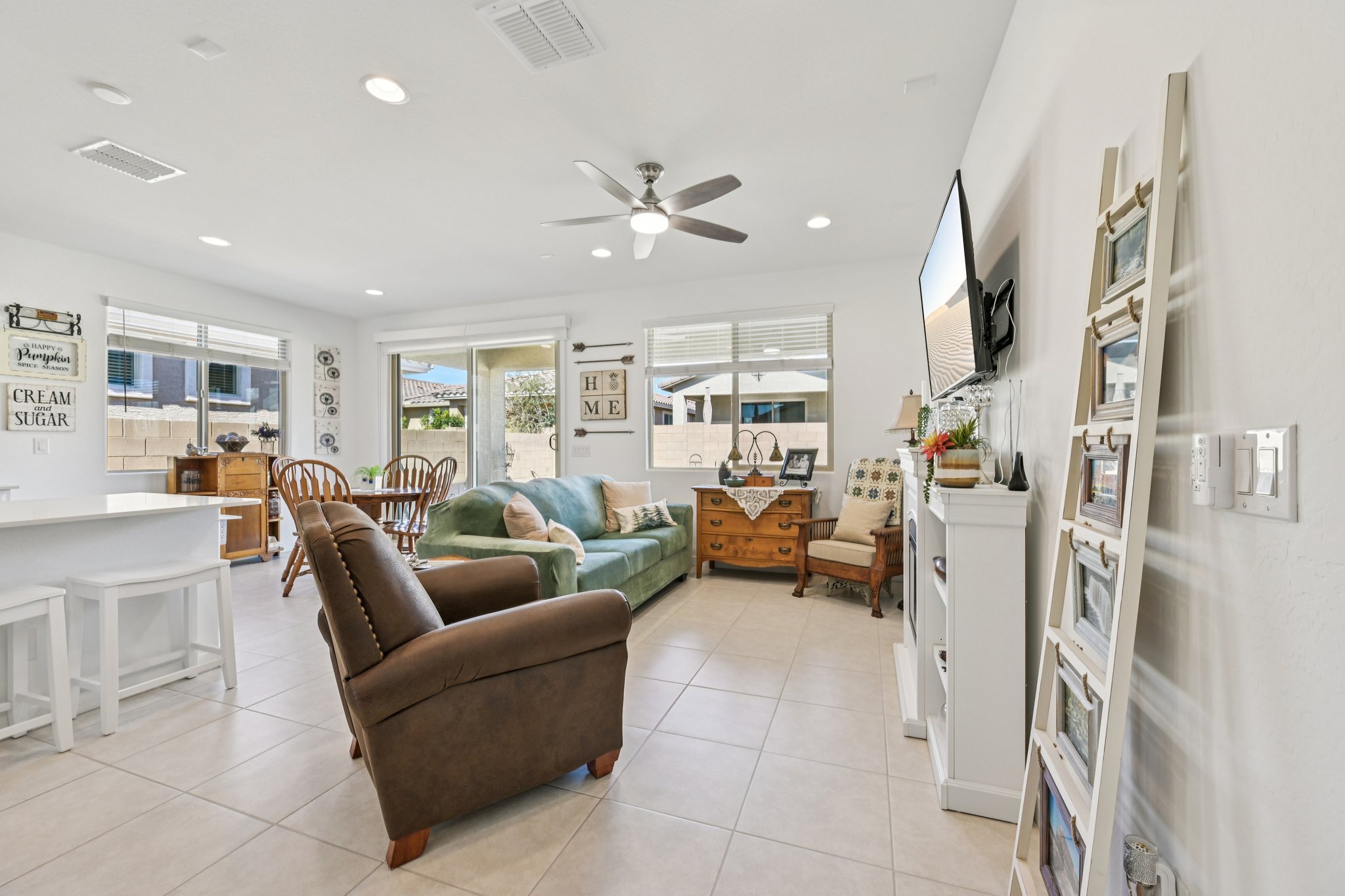 W Fallen Leaf Ln-S2002-010.jpg