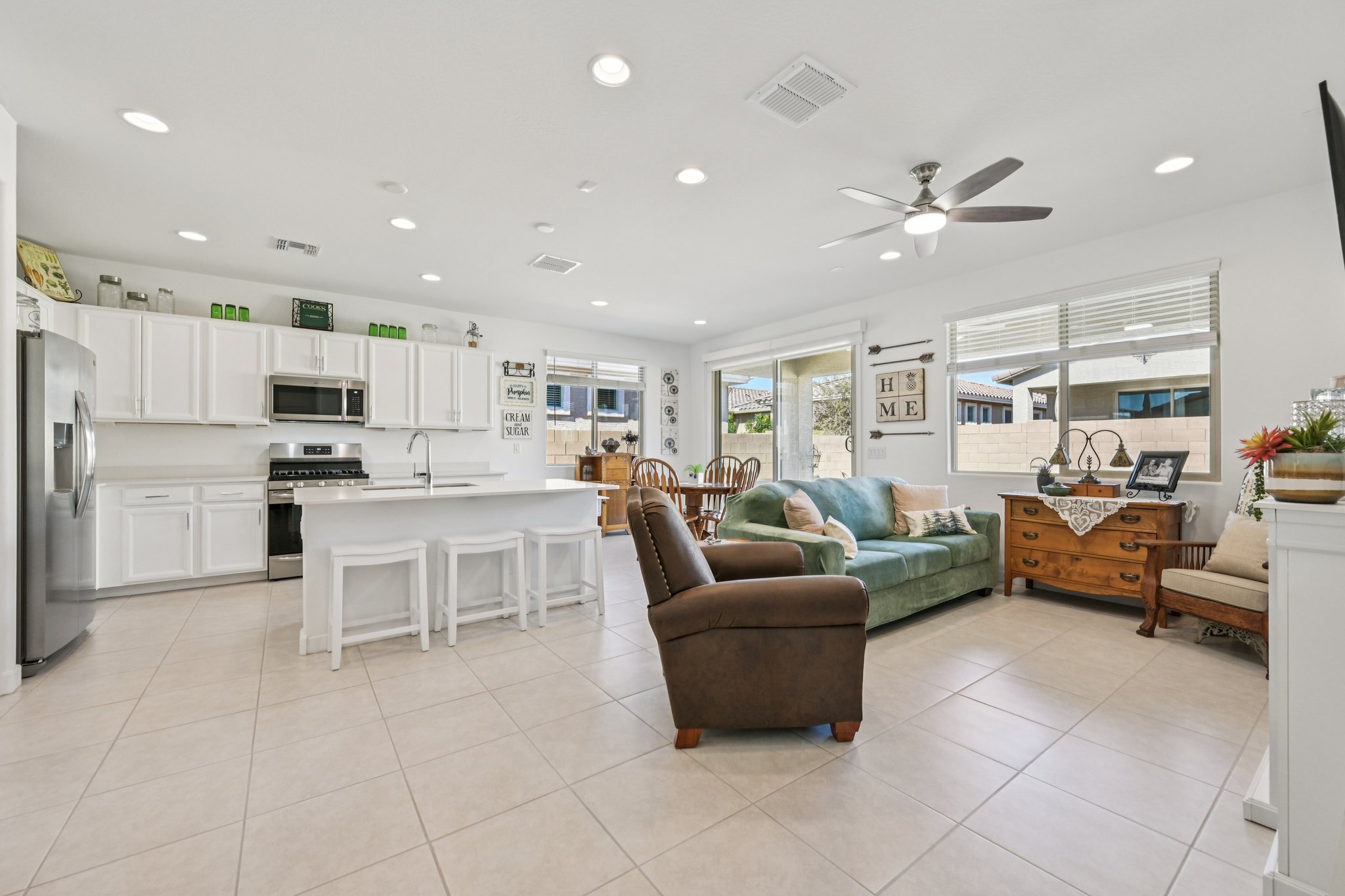 W Fallen Leaf Ln-S2002-011.jpg