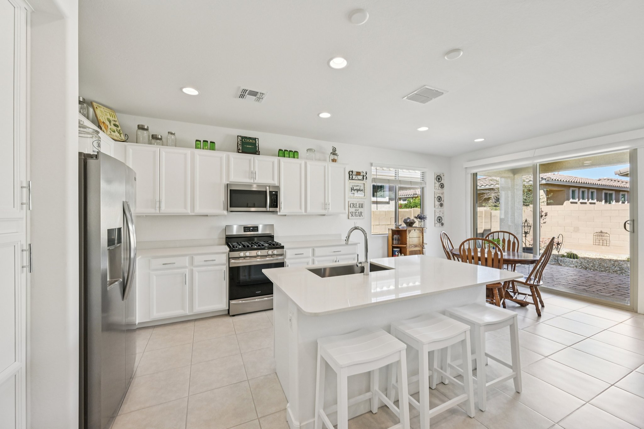 W Fallen Leaf Ln-S2002-015.jpg