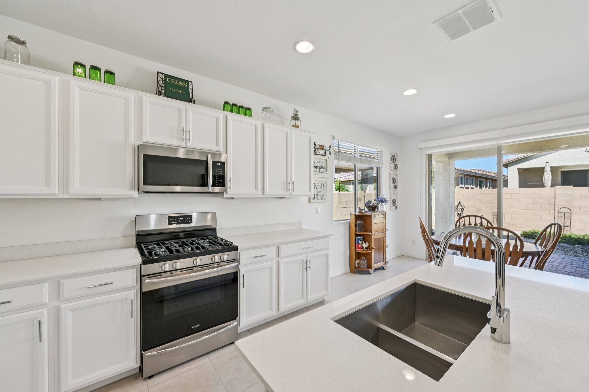 W Fallen Leaf Ln-S2002-016.jpg