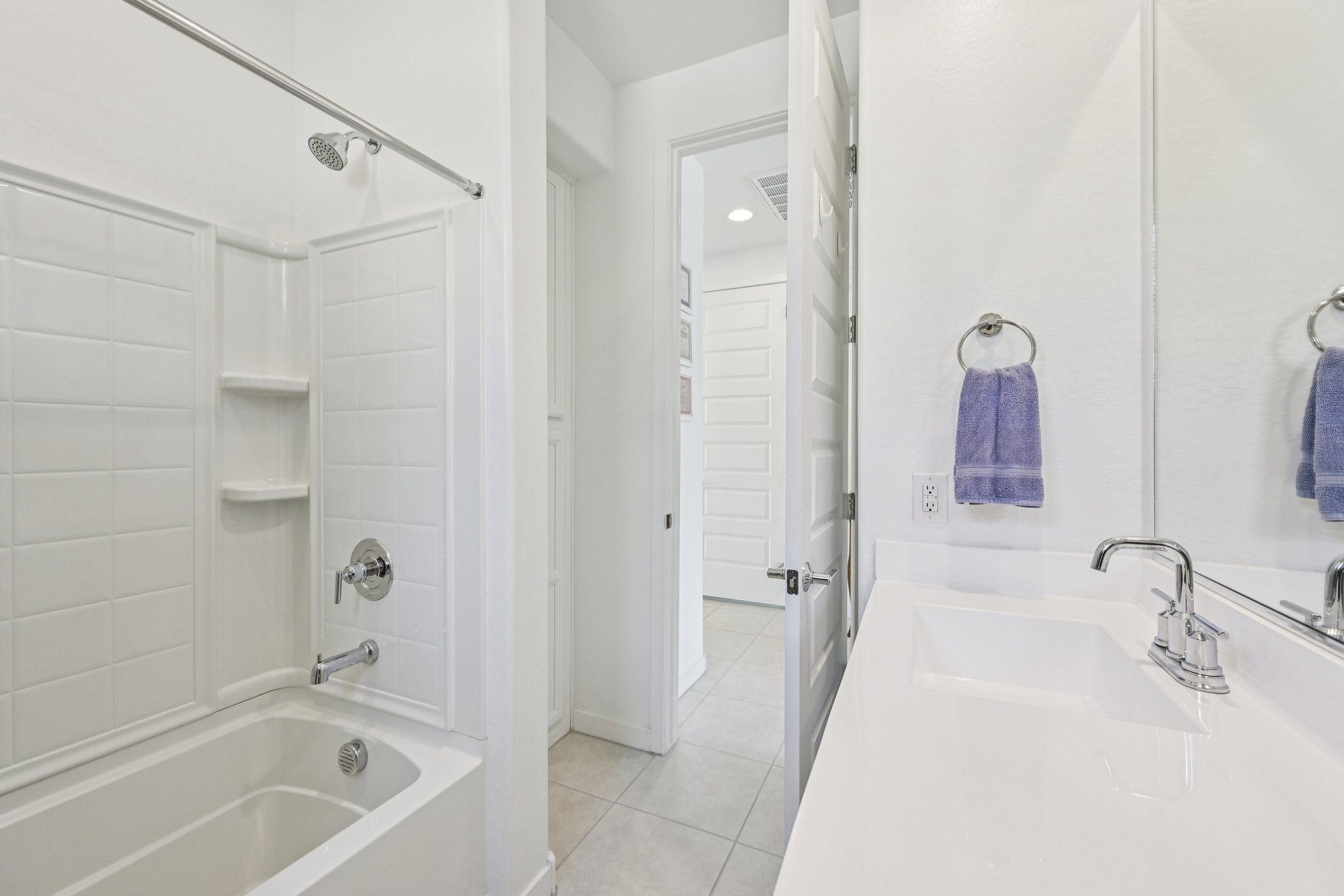 W Fallen Leaf Ln-S2002-020.jpg