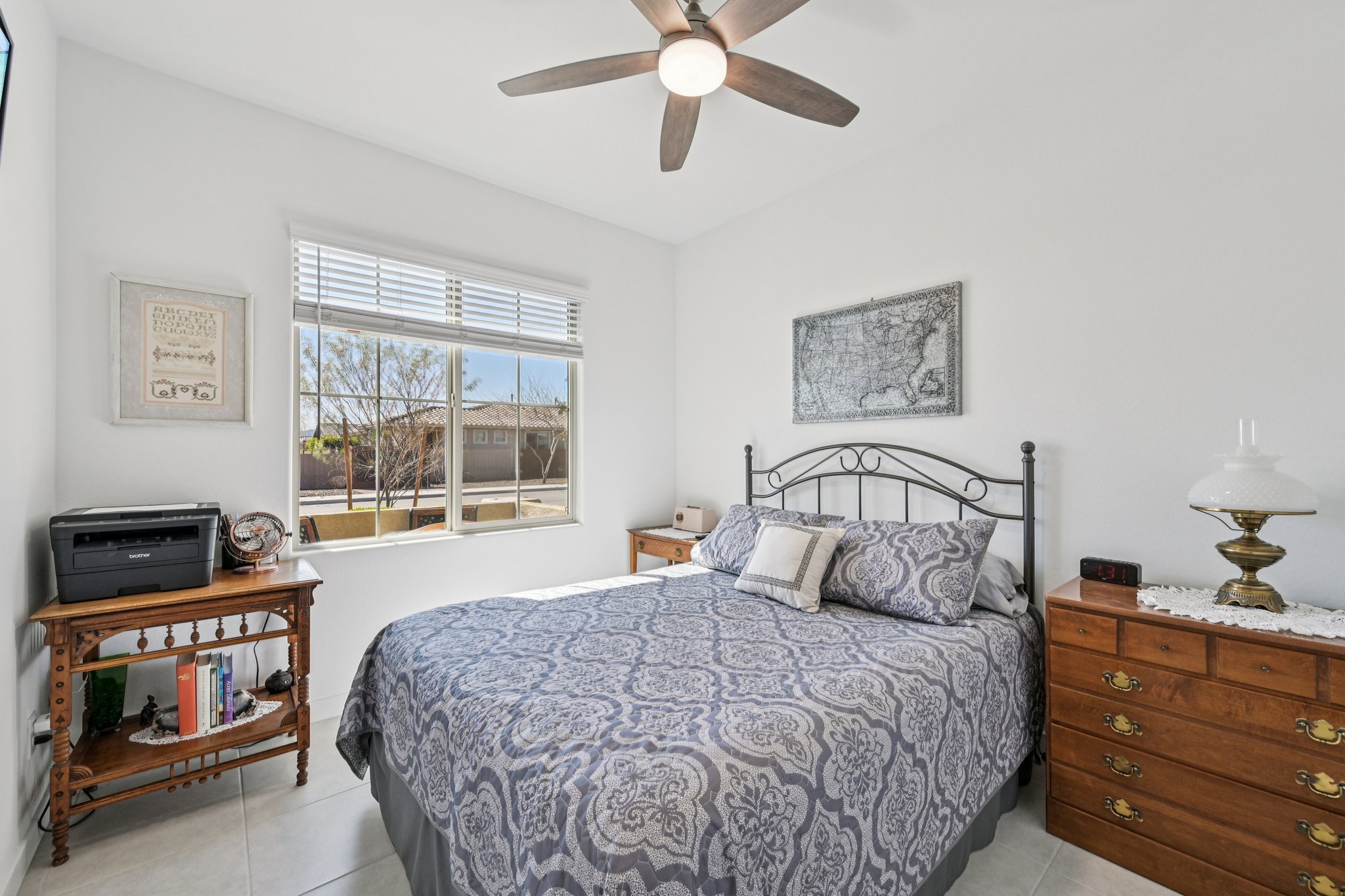 W Fallen Leaf Ln-S2002-021.jpg