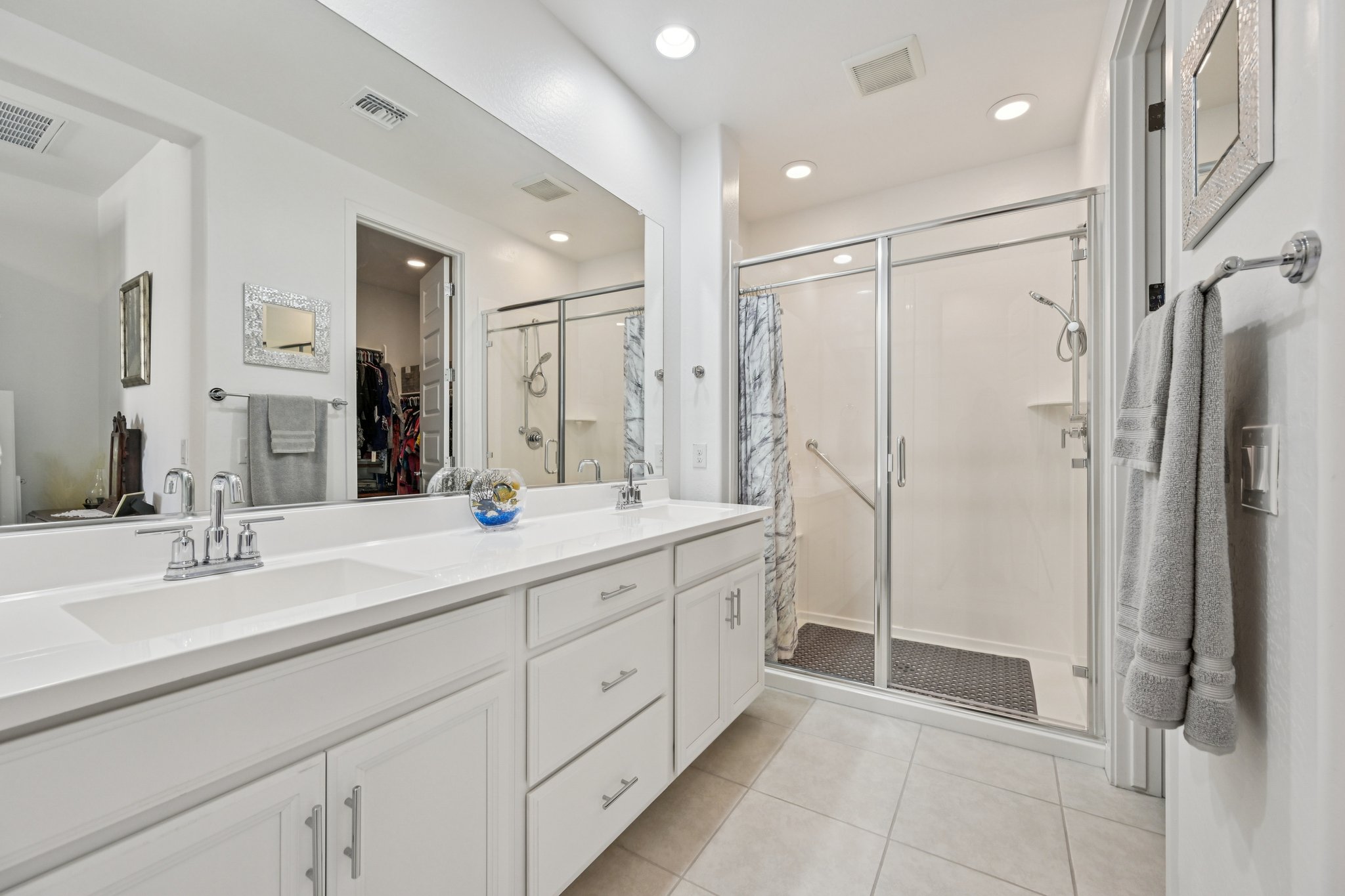 W Fallen Leaf Ln-S2002-027.jpg